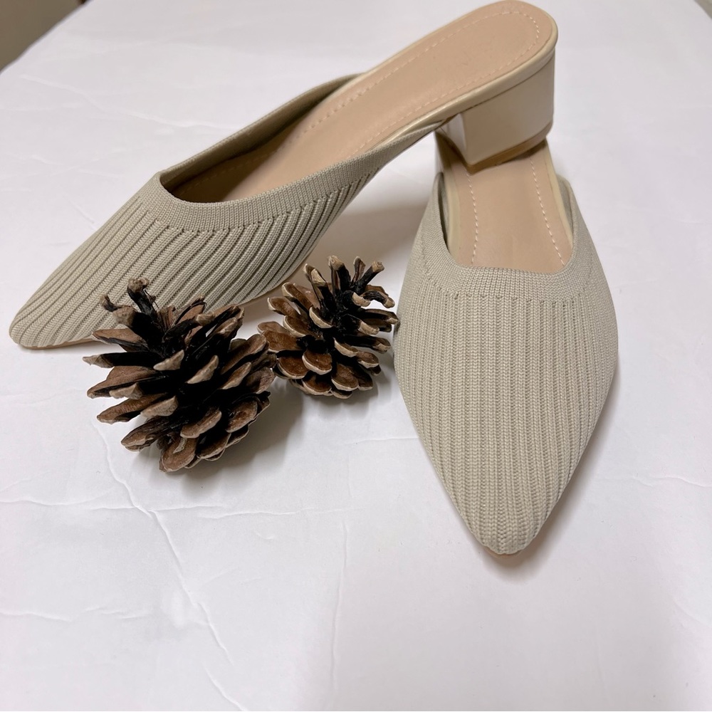 TIJN Helka knit pointed toe mule.